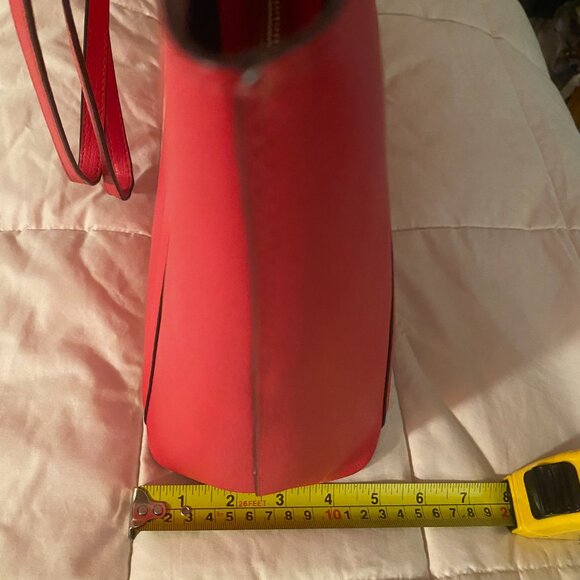 Kate Spade hot pink large tote bag with zipper and outer pocket - Picture 9 of 11